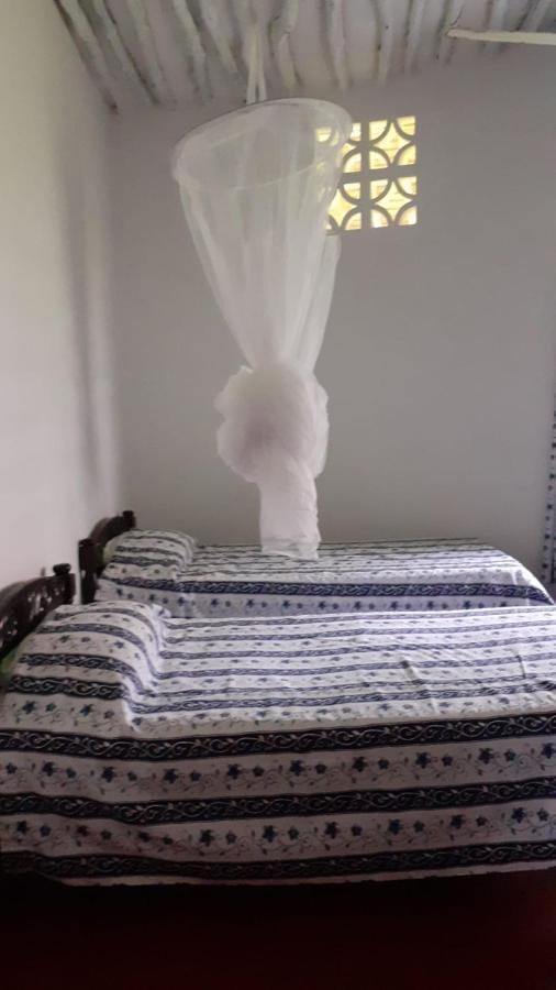 Les Datchi Cottages Diani Beach Exteriör bild